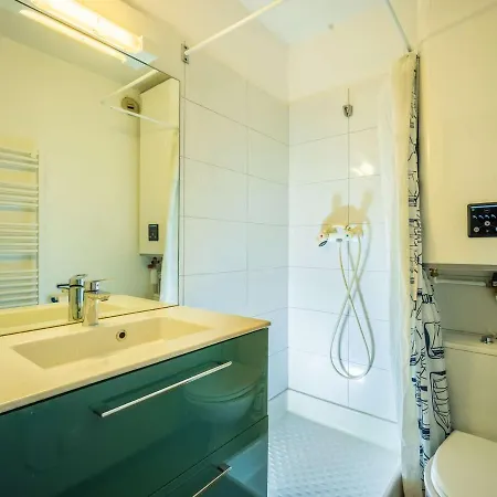 Chaleureux Pour 4 Pers. A Saint Lary Avec Balcon Et Parking - Fr-1-296-453 *