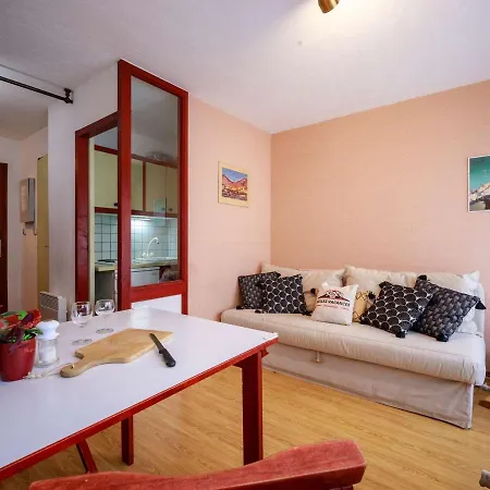 דירה Chaleureux Pour 4 Pers. A Saint Lary Avec Balcon Et Parking - Fr-1-296-453